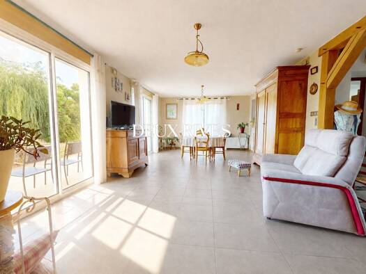 Maison de plain-pied à vendre 379 990 € 6 pièces 5 chambres 163,1 m² 1 280 m² de terrain Vallet 44330