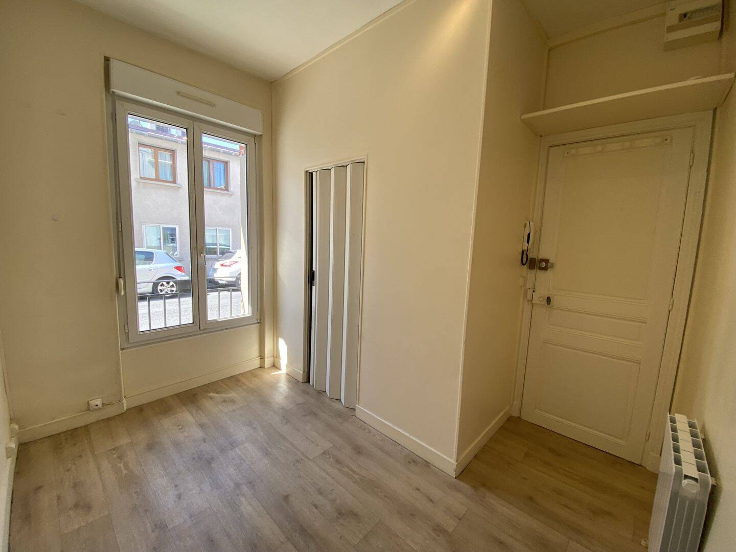 Appartement 1 pièce 9 m² · à Reims · 9,3 m² · 215 €