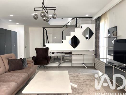 Maison à vendre 394 000 € 7 pièces 5 chambres 149 m² 367 m² de terrain Hôtel de Ville-Verrières Trélazé 49800