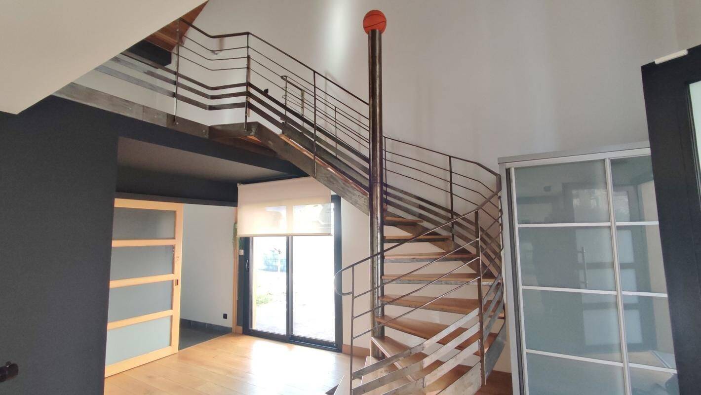 Maison 5 pièces 180 m² · à Saint-Quentin · 180 m² · 364 500 €