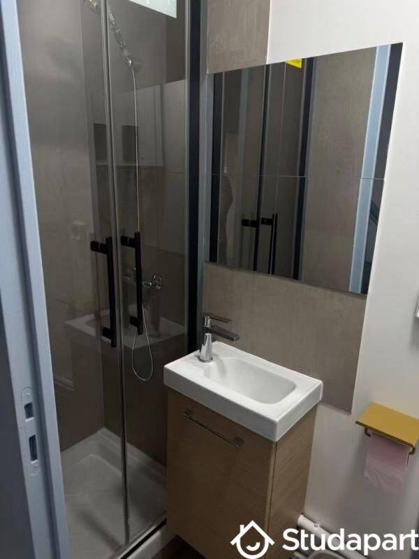 1 pièce 9 m² · à Massy · 9 m² · 550 €/mois