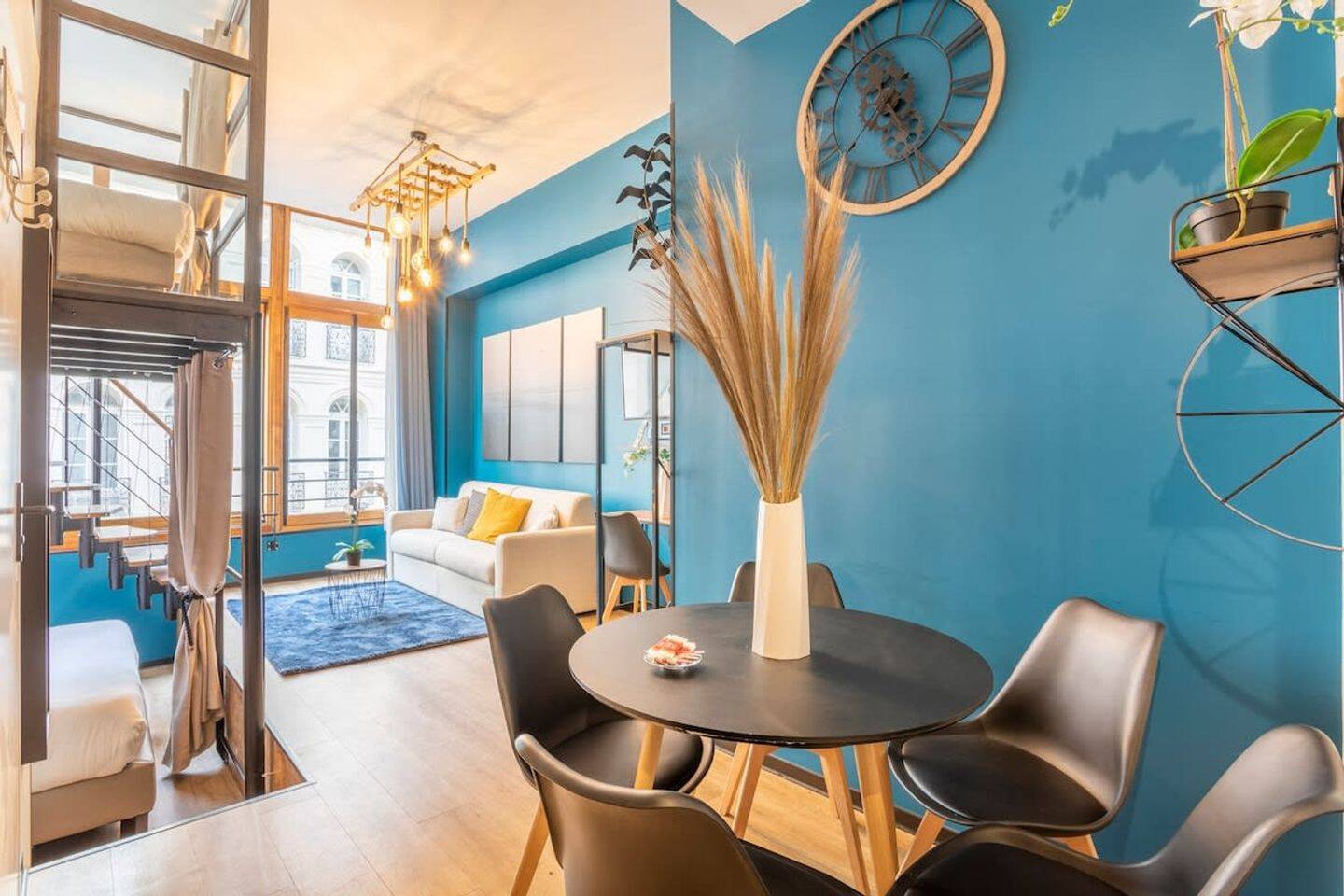 Appartement 3 pièces · à Marseille 1er Arrondissement · 2 528 €/mois