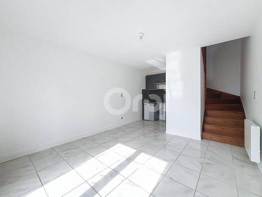 Appartement à louer 640 € 2 pièces 1 chambre 27,7 m² RDC Royallieu Compiègne 60200