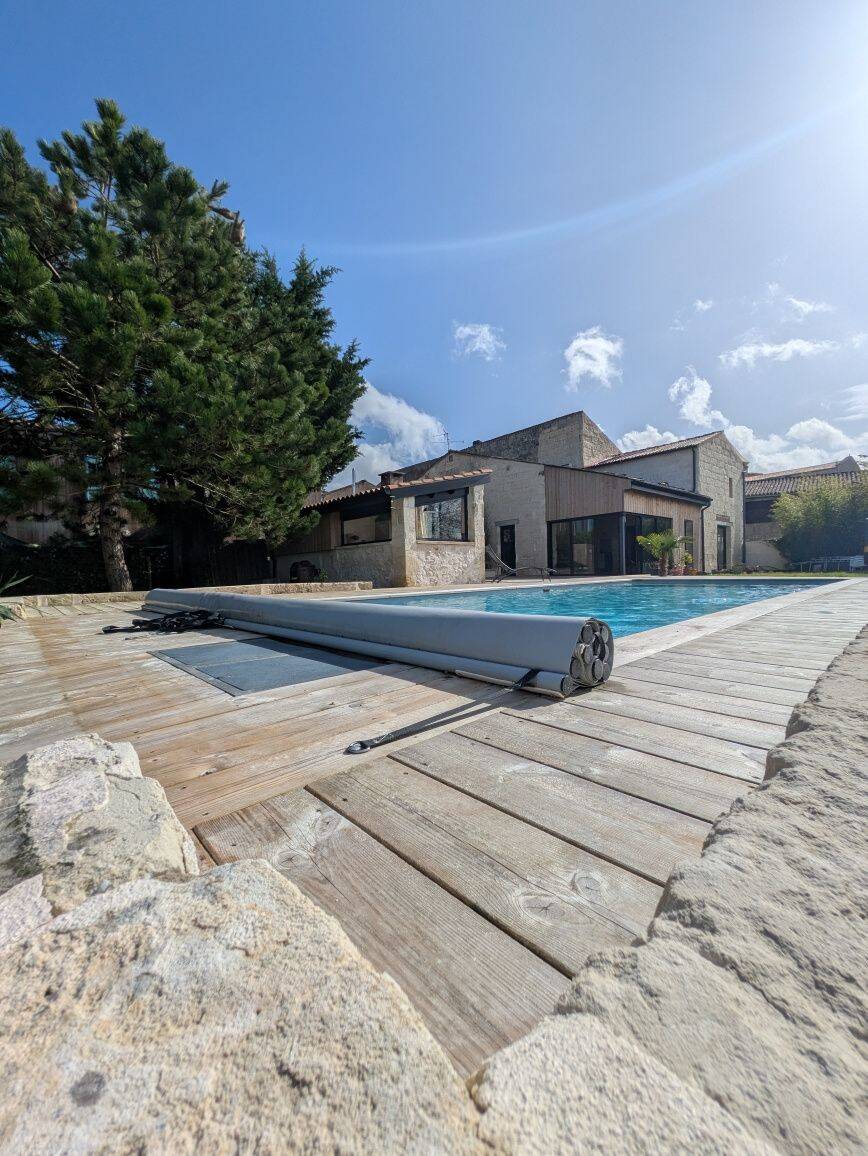 Maison 9 pièces 151 m² · à Saint-Georges-des-Coteaux · 151 m² · 399 000 €