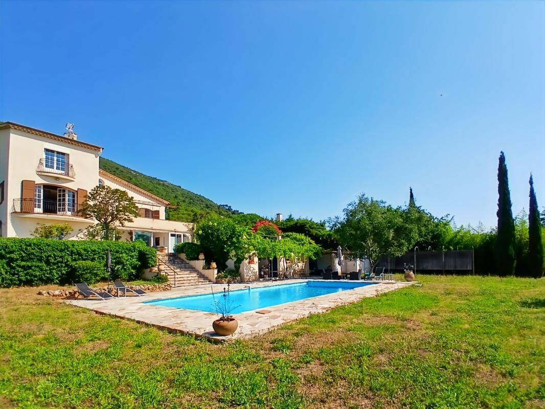 Maison 7 pièces 293 m² · à Gattières · 292,7 m² · 1 450 000 €