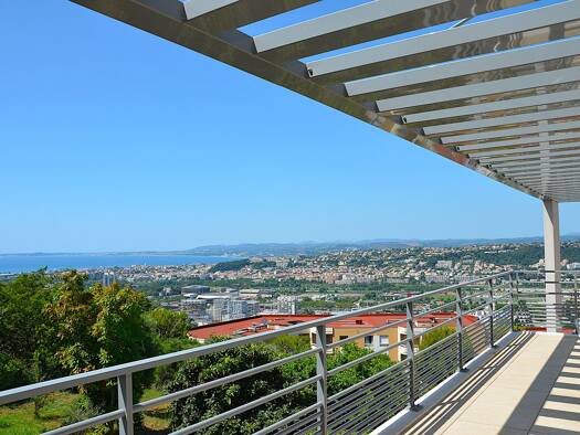 Appartement à louer 1 980 € 3 pièces 2 chambres 60 m² Étage 3/3 Corniche Fleurie Nice 06200