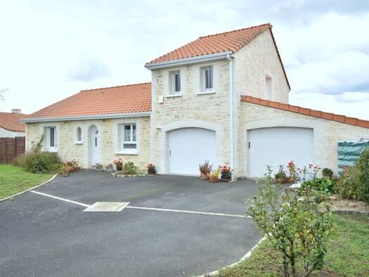 Maison à vendre 327 000 € 7 pièces 5 chambres 137 m² 1 053 m² de terrain Le Landreau 44430