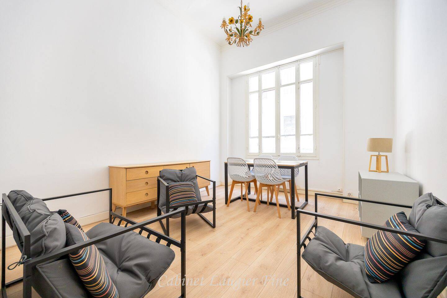 Appartement 2 pièces 64 m² · à Marseille 6ème Arrondissement · 63,5 m² · 210 000 €