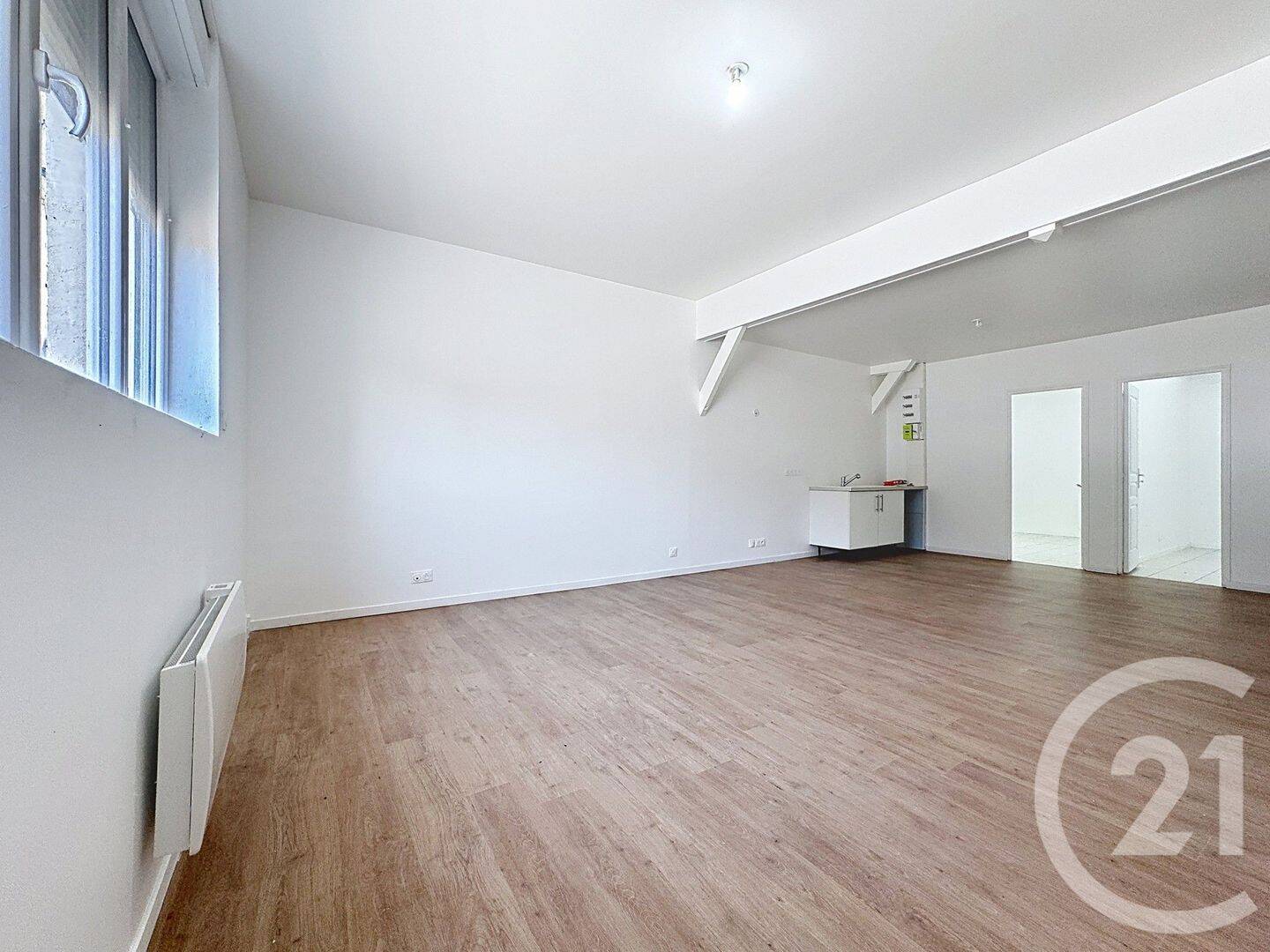 Appartement 5 pièces 73 m² · à Noyon · 73 m² · 700 €