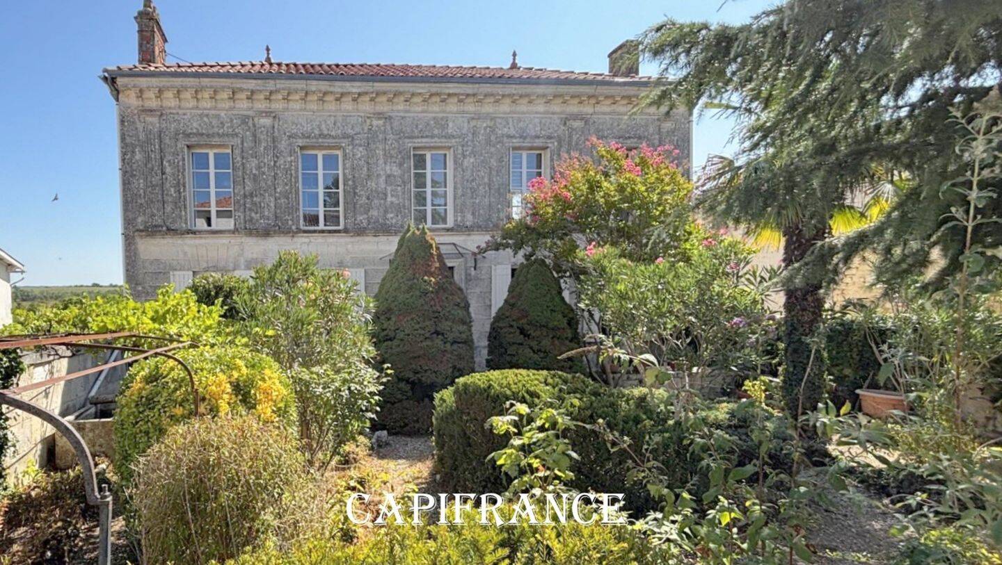Maison 7 pièces 135 m² · à Port-d'Envaux · 135 m² · 365 800 €