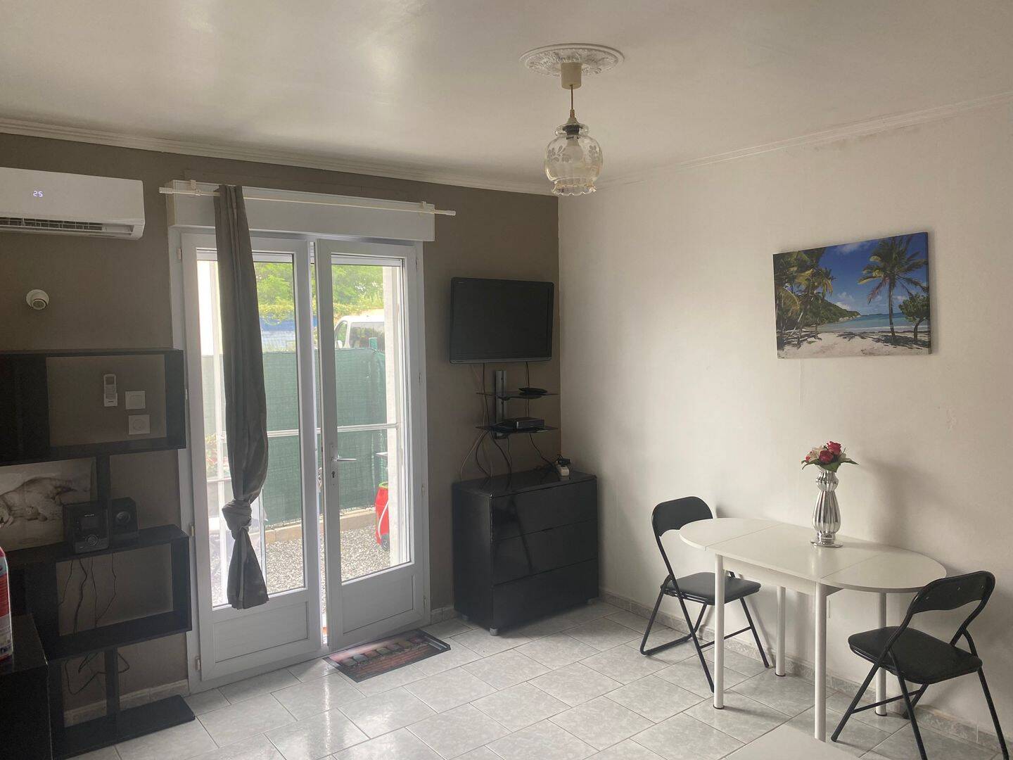 Appartement 1 pièce 25 m² · à Canaules-Et-Argentières · 25 m² · 550 €/mois
