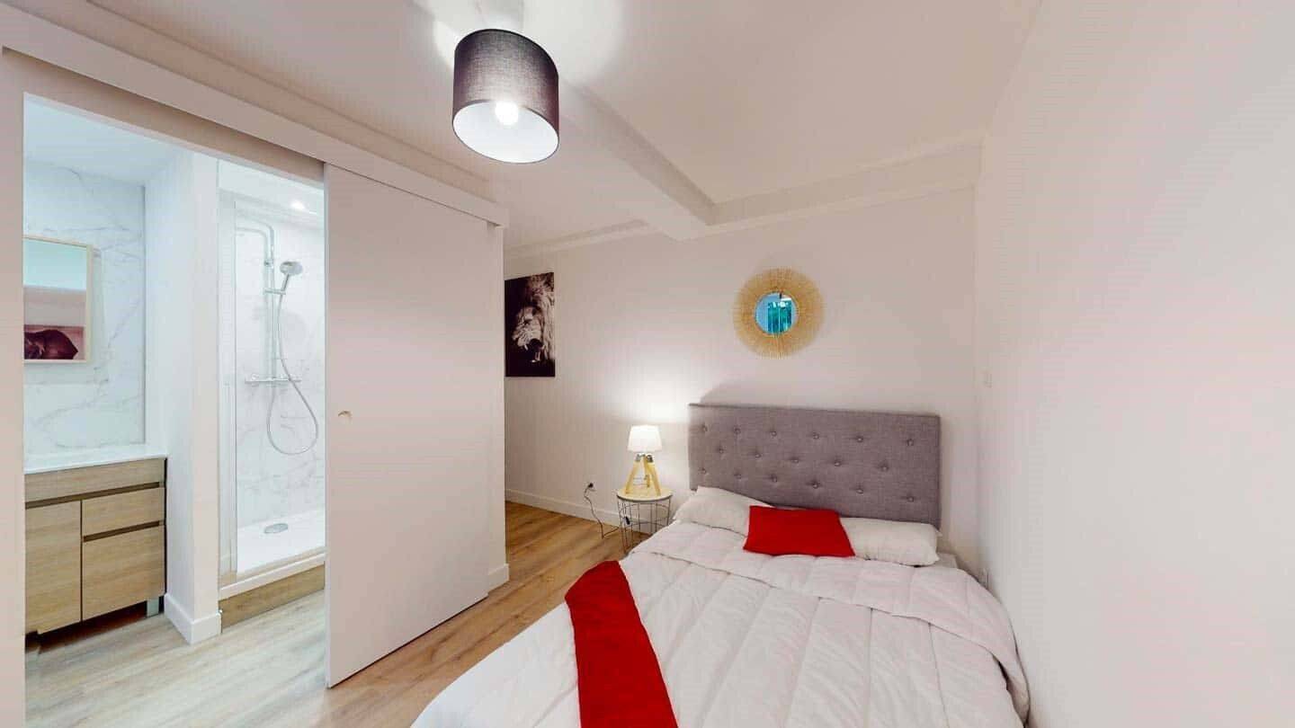 Room in Rue de l'Épine, Nantes for 426 m² with 16 bedrooms - Col — 1