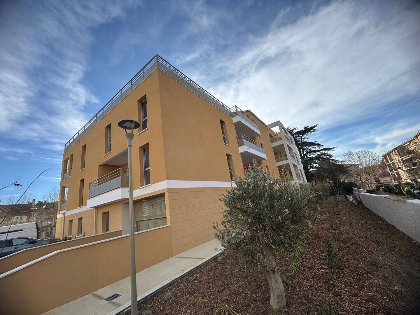 Appartement 2 pièces 45 m² · à Aix-en-Provence · 45 m² · 957 €/mois