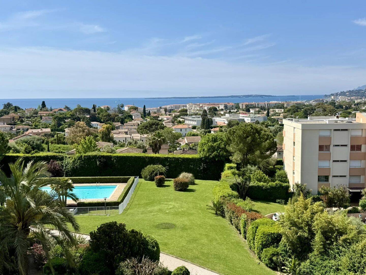 Appartement 3 pièces 68 m² · à Antibes · 67,7 m² · 1 800 €