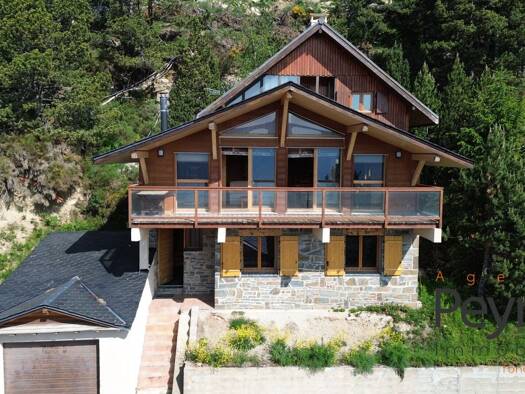 Chalet à vendre 790 000 € 7 pièces 6 chambres 164 m² 484 m² de terrain Les Angles 66210