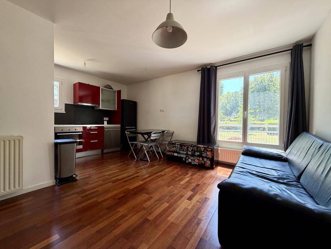 Appartement 2 pièces 43 m² · à Bougival · 43 m² · 990 €