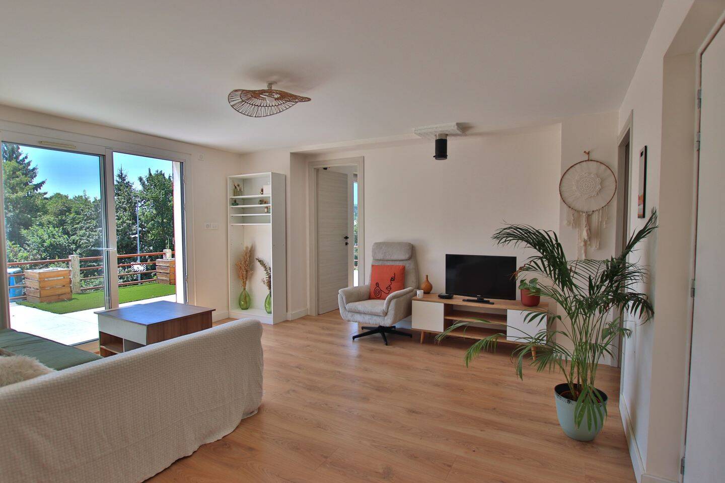 Appartement 3 pièces 84 m² · à Drumettaz-Clarafond · 84 m² · 370 000 €