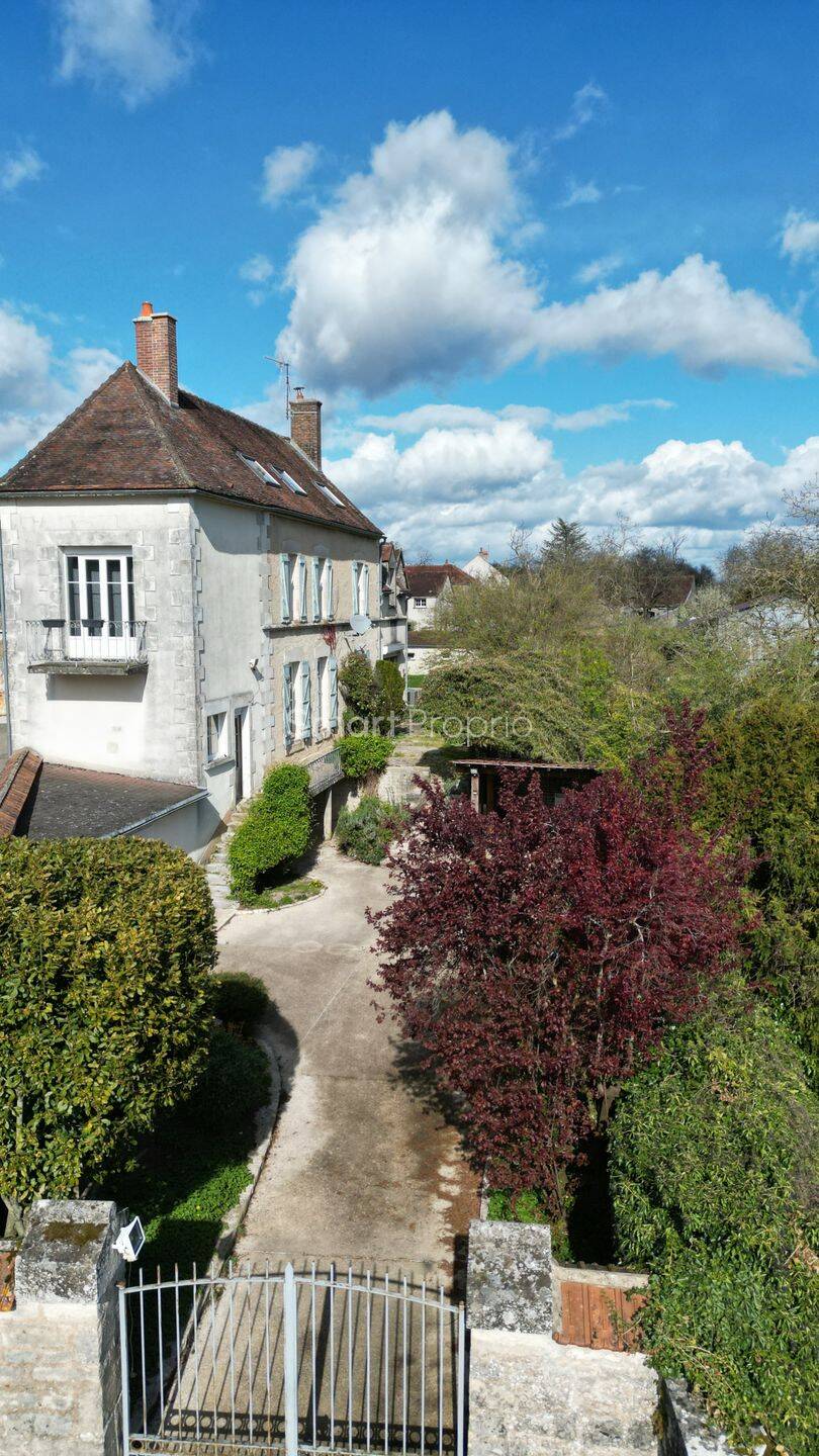Maison 8 pièces 248 m² · à Noyers · 248 m² · 349 000 €