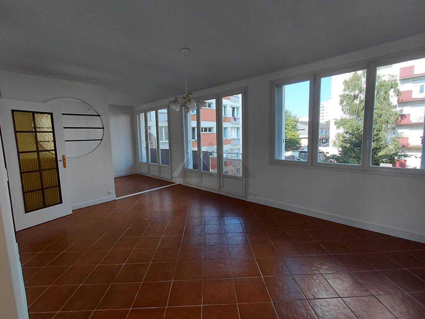 Appartement 4 pièces 75 m² · à Brest · 75 m² · 740 €