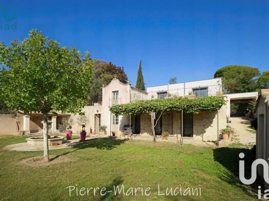 Demeure à vendre 990 000 € 5 pièces 4 chambres 200 m² 1 200 m² de terrain Cucuron 84160