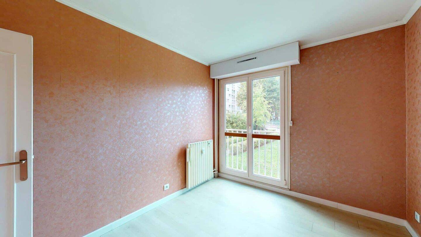 Apartment in Avenue des Champs Perdrix, Dijon for 83 m² with 3 b — 17