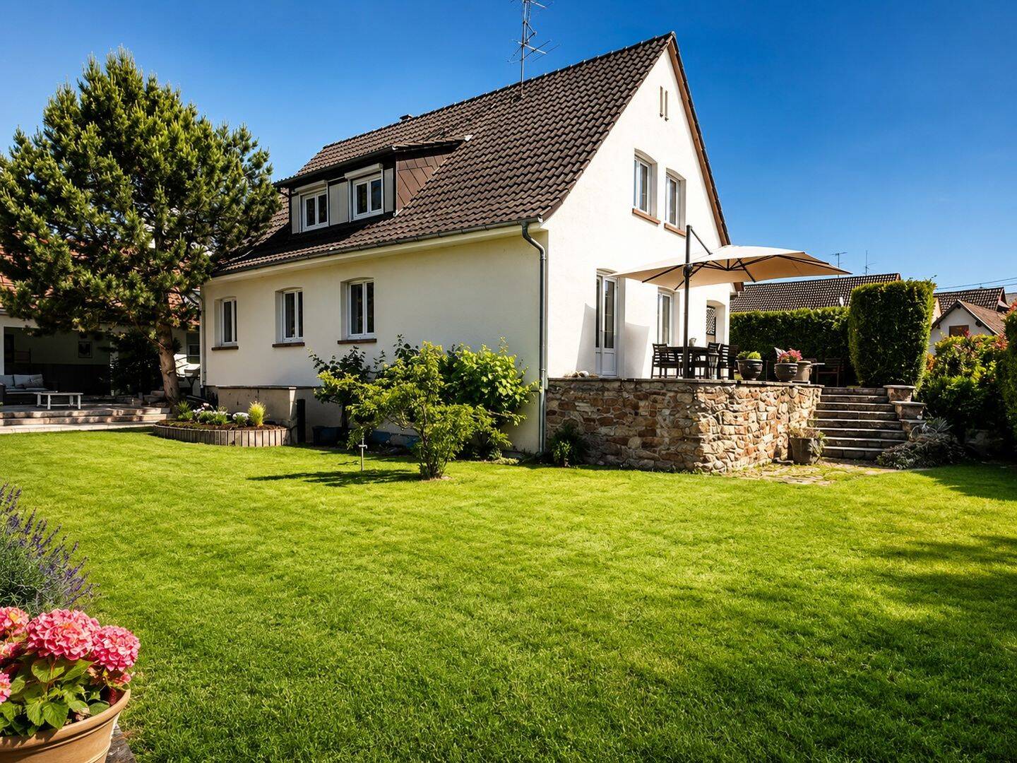 Maison 6 pièces 200 m² · à Breuschwickersheim · 200 m² · 698 000 €