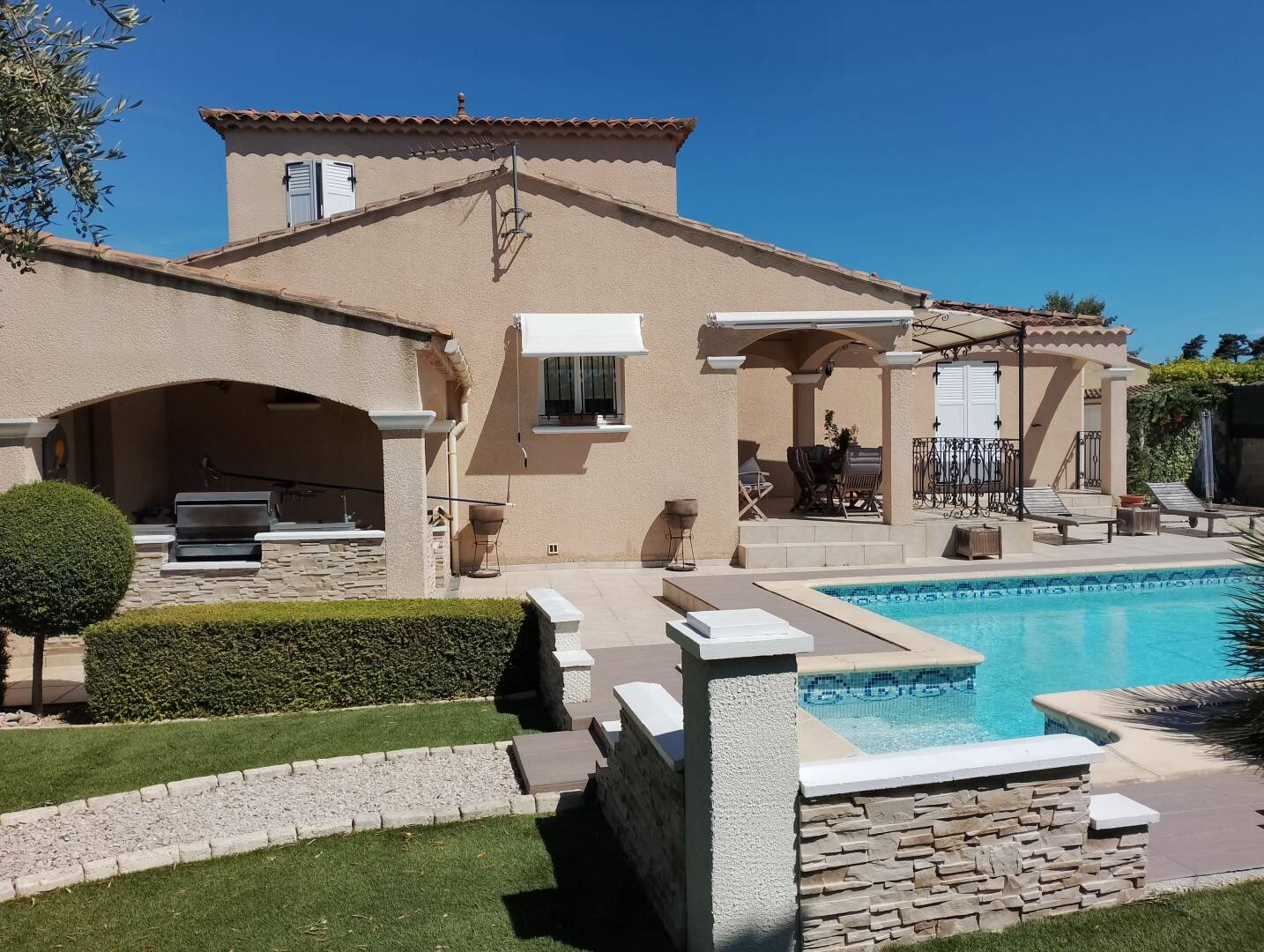 Maison 6 pièces 140 m² · à Le Thor · 140 m² · 497 500 €