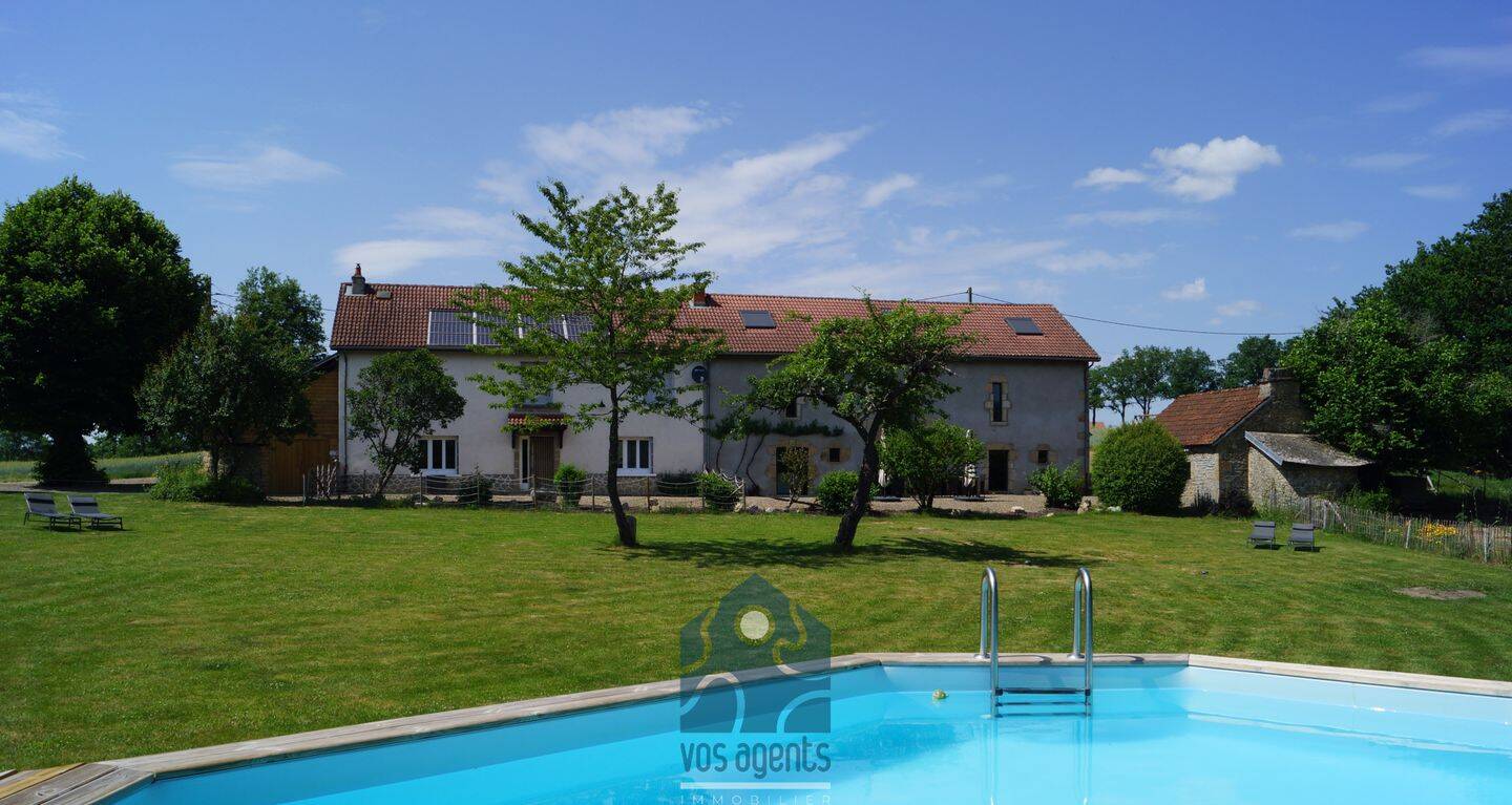 Maison 10 pièces 316 m² · à St Priest des Champs · 316 m² · 429 000 €