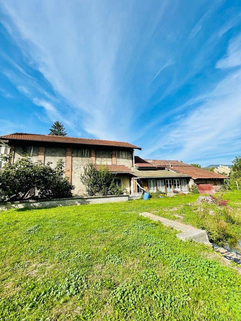 Maison 5 pièces 250 m² · à Moirans · 250 m² · 175 000 €