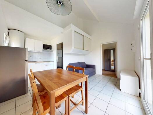 Appartement à louer 520 € 2 pièces 1 chambre 27 m² RDC/1 École-Valentin 25480