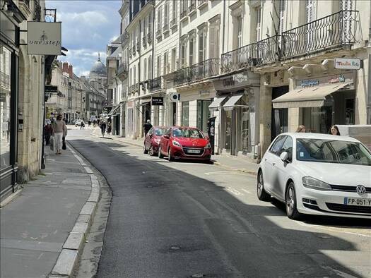 Local commercial avec bail commercial 700 € 40 m² de surface de vente Tours 37000