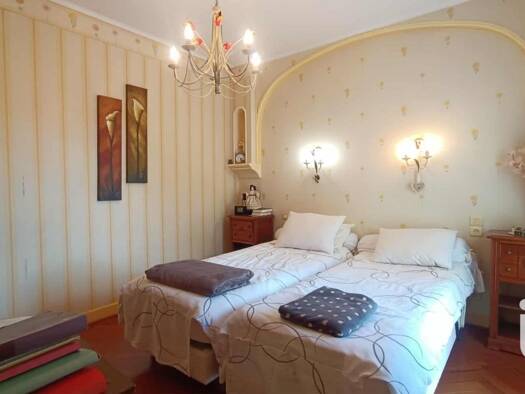 Maison à vendre 228 000 € 8 pièces 5 chambres 166 m² 699 m² de terrain Bonnard 89400