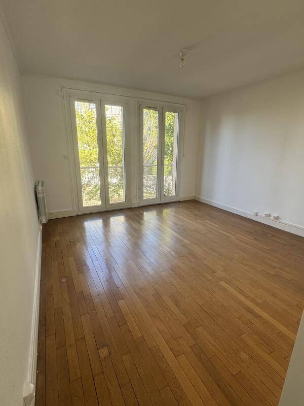 Appartement 3 pièces 59 m² · à Saint-Julien-les-Villas · 59 m² · 410 €
