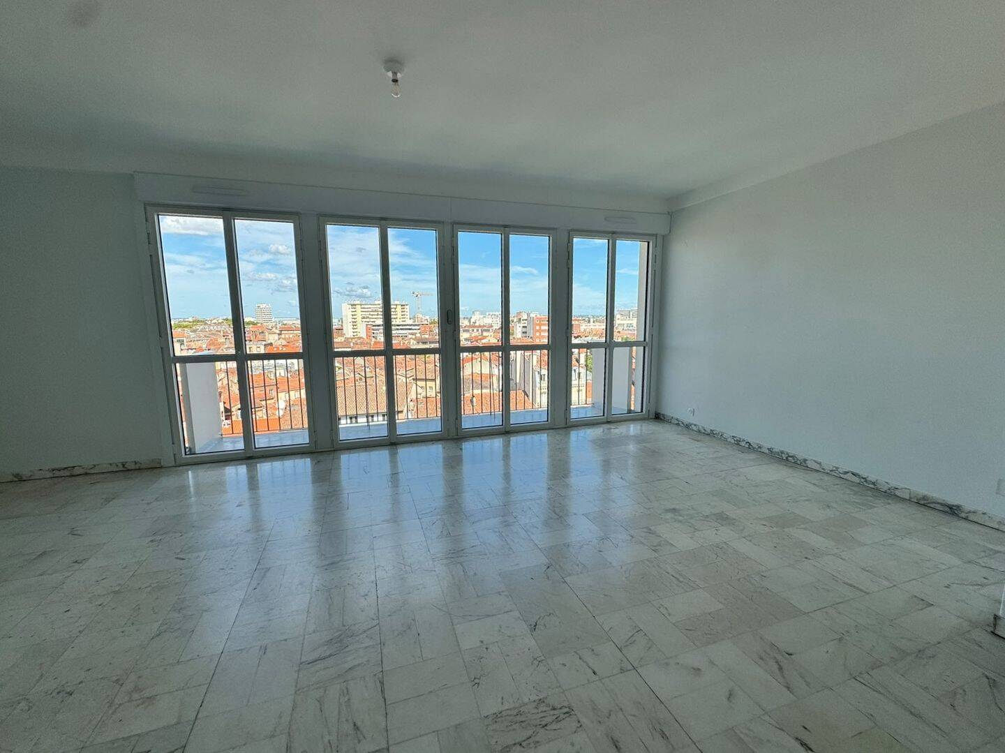 Appartement 4 pièces 119 m² · à Toulouse · 119,4 m² · 1 900 €/mois