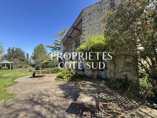 Maison à vendre 1 260 000 € 6 pièces 4 chambres 313 m² Pujaut 30131