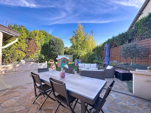Maison de plain-pied à vendre 369 000 € 5 pièces 3 chambres 91 m² 332 m² de terrain Poirier-Marlé Morangis 91420