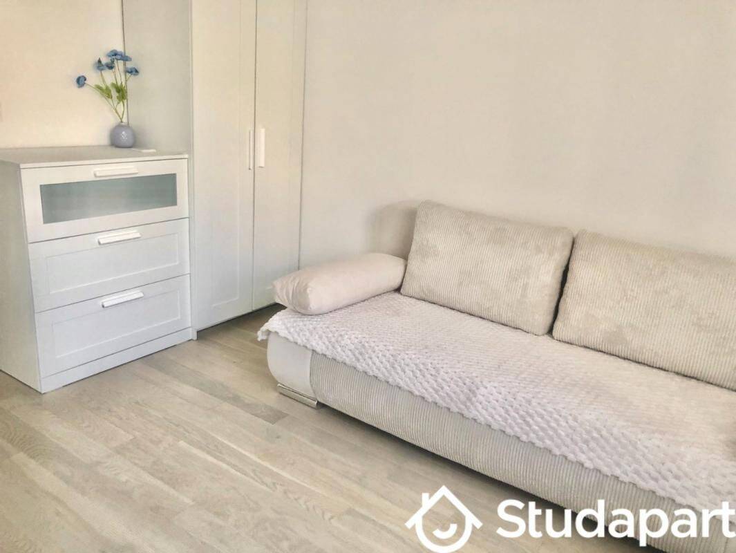 1 pièce 10 m² · à Le Plessis-Robinson · 10 m² · 980 €