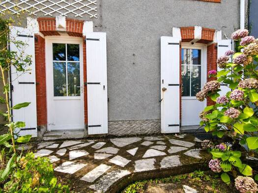 Maison à vendre 178 500 € 8 pièces 4 chambres 83 m² 131 m² de terrain Sud de la route de Bouguenais La Montagne 44620