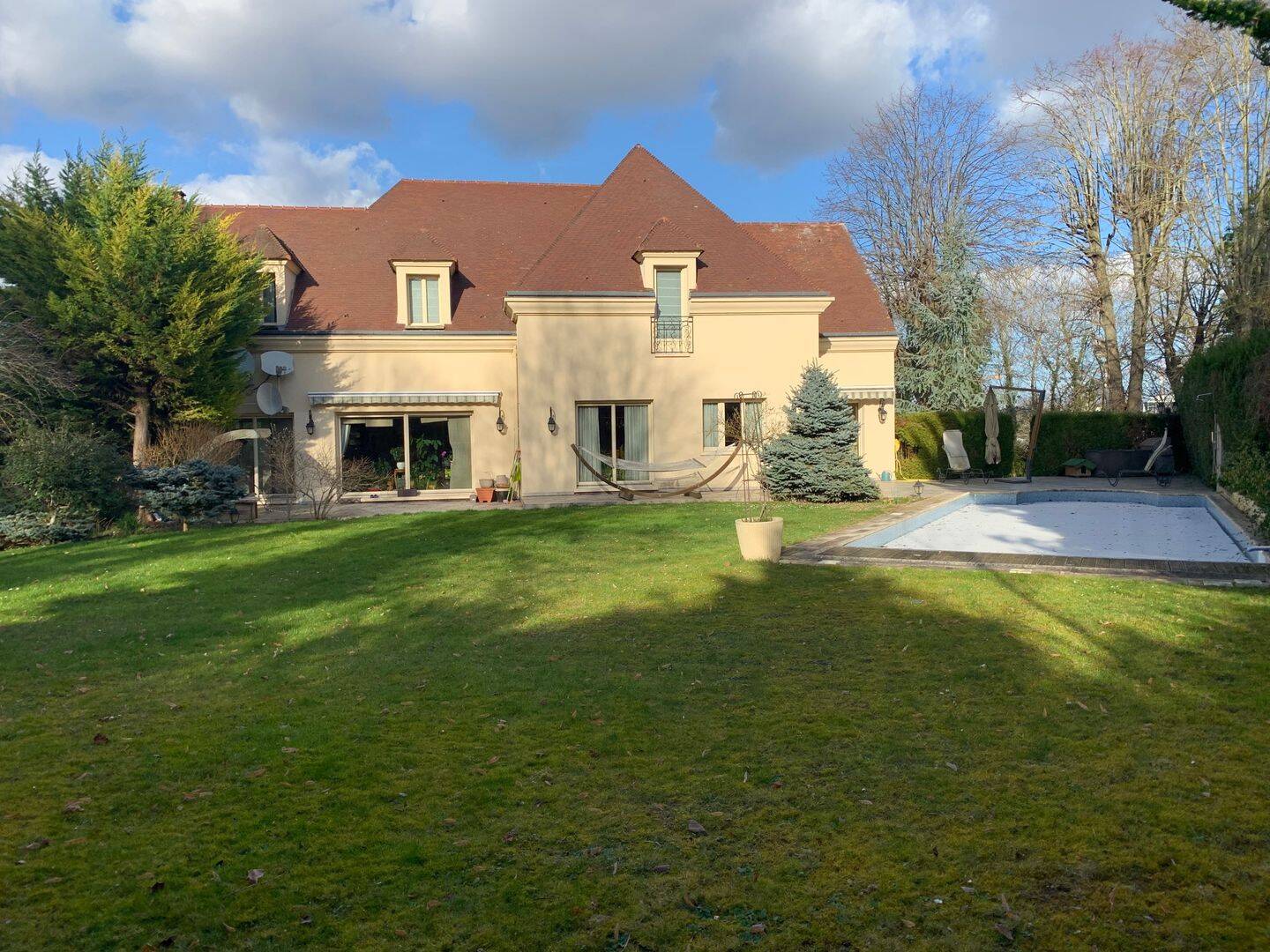Maison 9 pièces 400 m² · à Bougival · 400 m² · 2 570 000 €