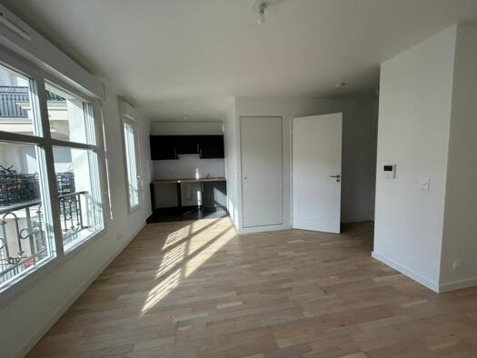 Appartement à louer 796 € 1 pièce 29 m² 2ème étage Zone Activité Molette Le Blanc-Mesnil 93150
