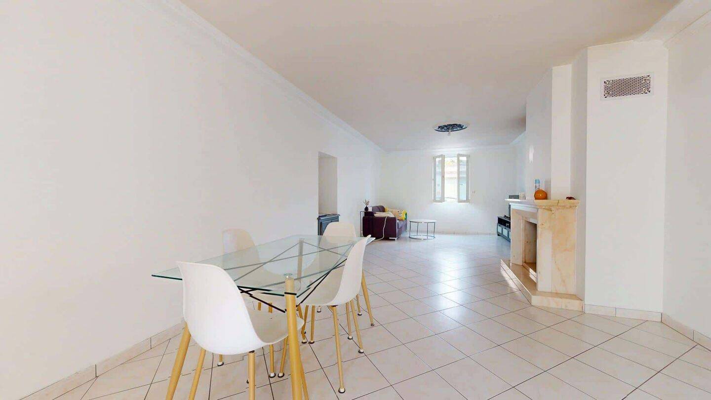 Room in Rue Barra, Angers for 163 m² with 4 bedrooms - Colocatio — 6