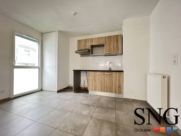 Appartement à louer 737 € 3 pièces 2 chambres 62 m² 2ème étage Les Izards Toulouse 31200