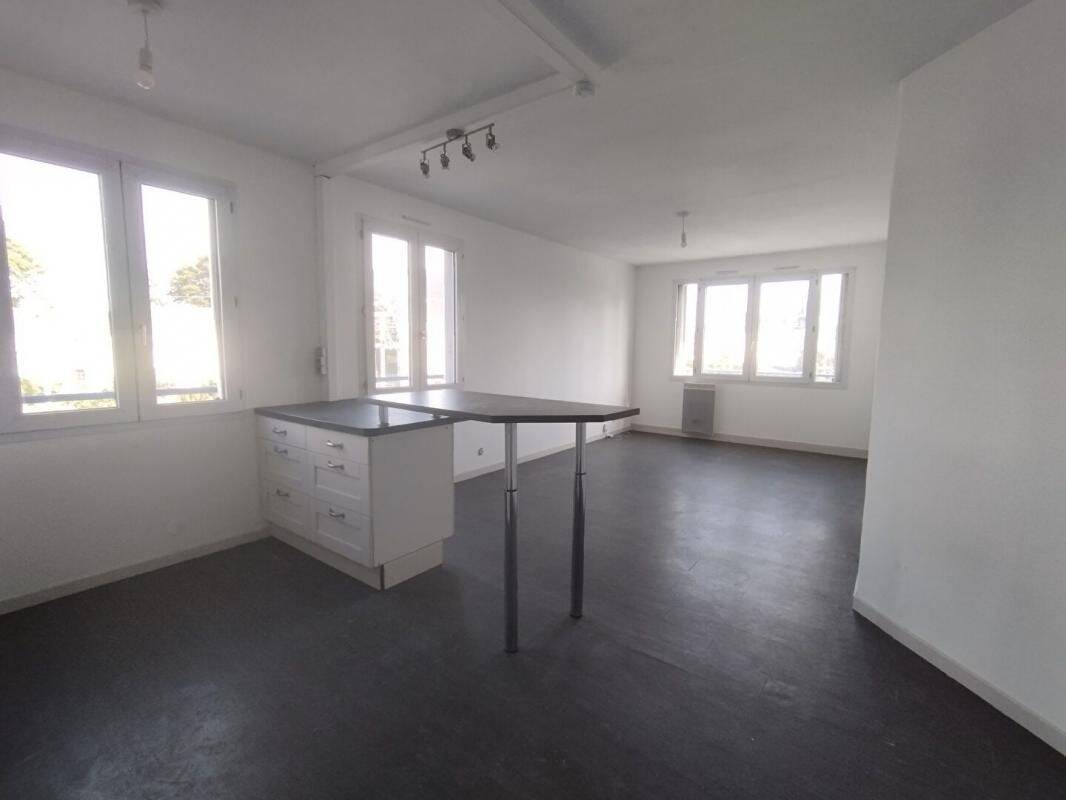 Appartement 1 pièce 42 m² · à Compiègne · 42,3 m² · 715 €/mois