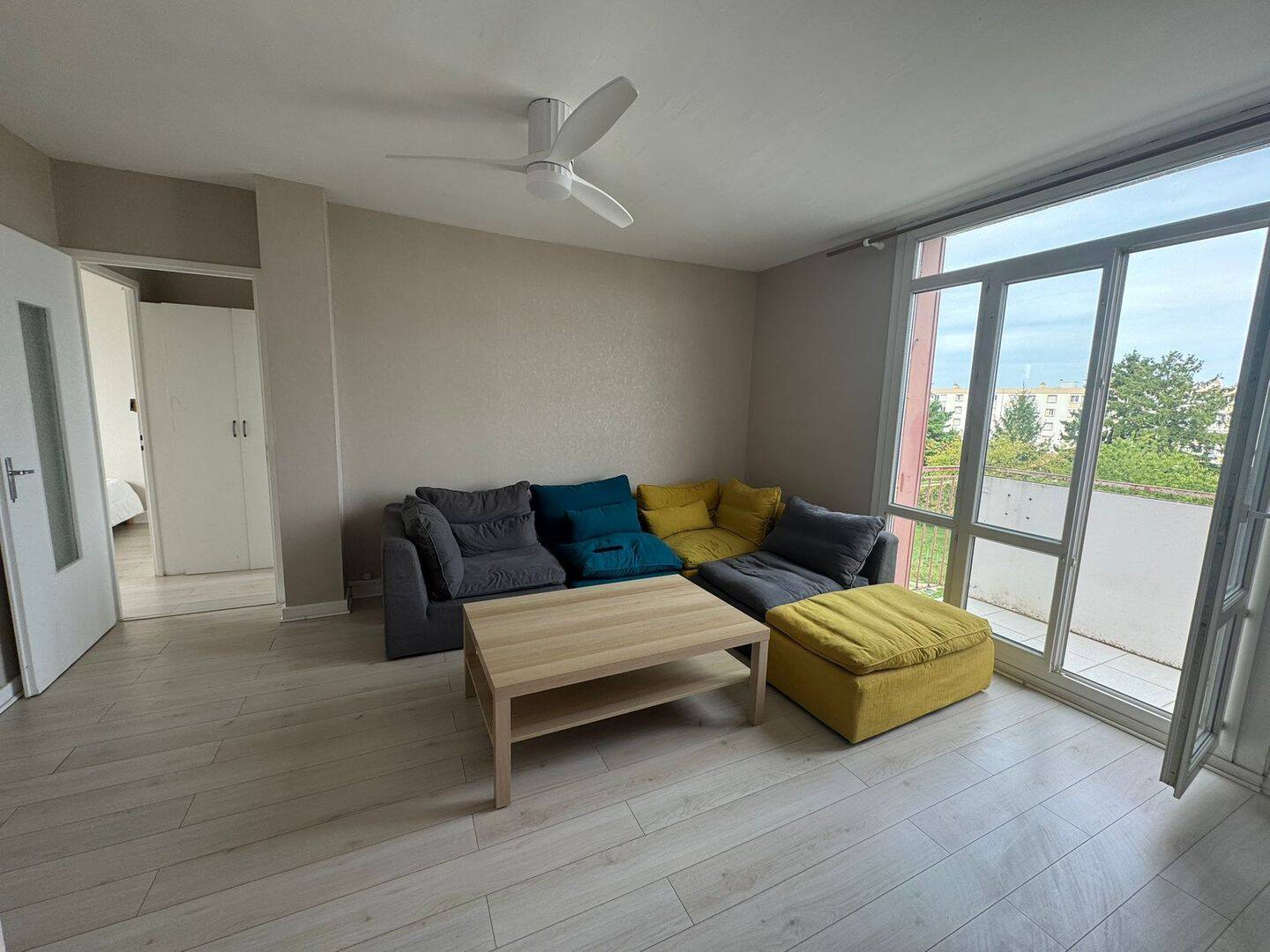Appartement 4 pièces 69 m² · à Vaulx-en-Velin · 69 m² · 495 €