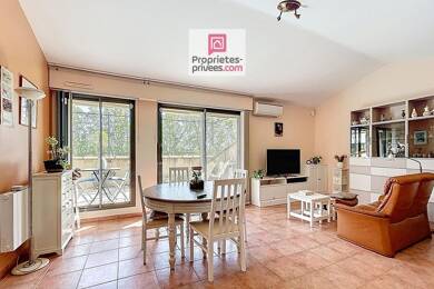 Appartement à vendre 395 000 € 3 pièces 2 chambres 75 m² Sous le toit, Étage 3/3 Lourmarin 84160