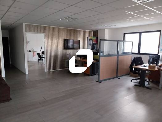 Espace bureau à louer 2 465 € 204 m² de bureaux divisible de 90 m² à 204 m² Cote Est Treillières 44119