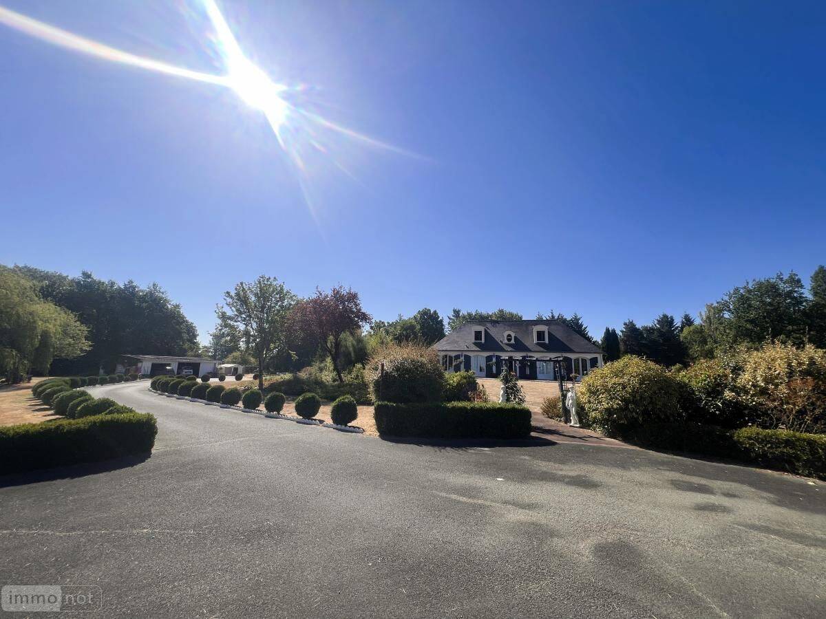 Maison 7 pièces 220 m² · à Brissac Loire Aubance · 220 m² · 596 800 €