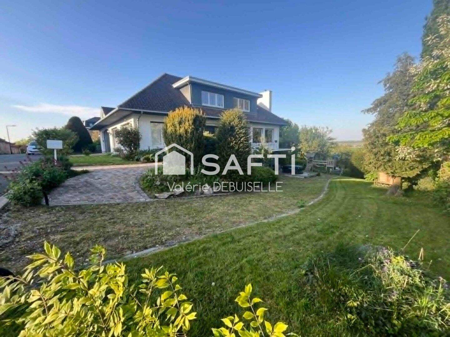 Maison 10 pièces 180 m² · à Bruay-la-Buissière · 180 m² · 289 900 €