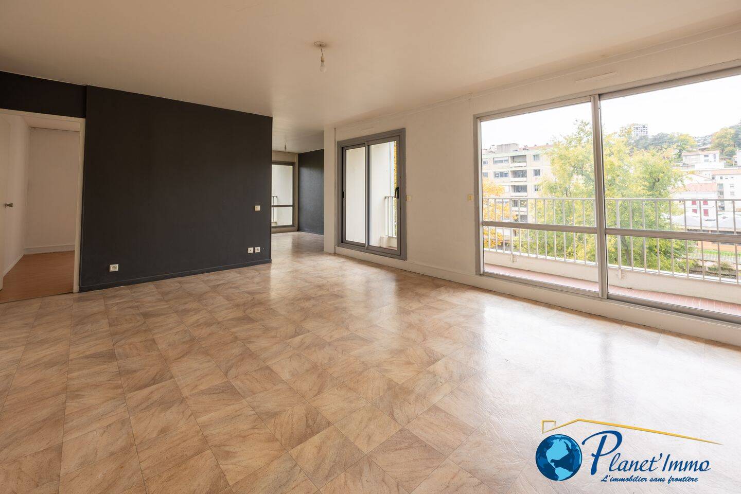 Appartement 5 pièces 103 m² · à Saint-Étienne · 103 m² · 110 000 €