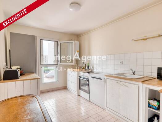 Appartement à vendre 350 000 € 4 pièces 3 chambres 84 m² Étage 2/3 Montchat Lyon 3ème arrondissement 69003